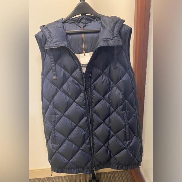 Max Mara Goose down navy blue vest size 12 - Picture 9 of 14
